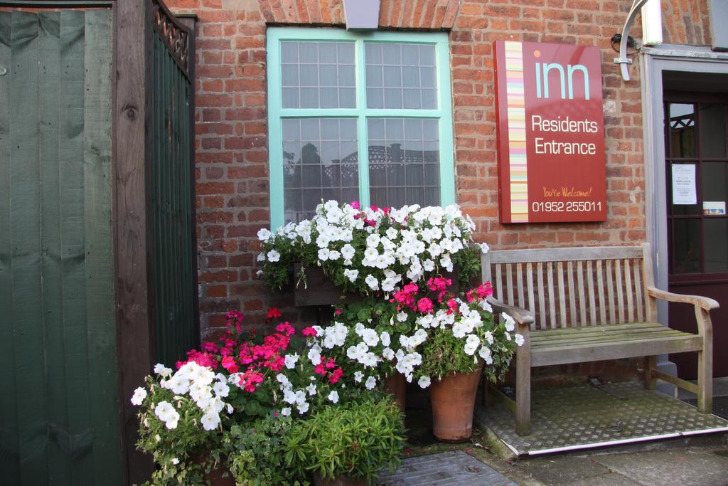 Old Orleton Inn Wellington  Exterior foto