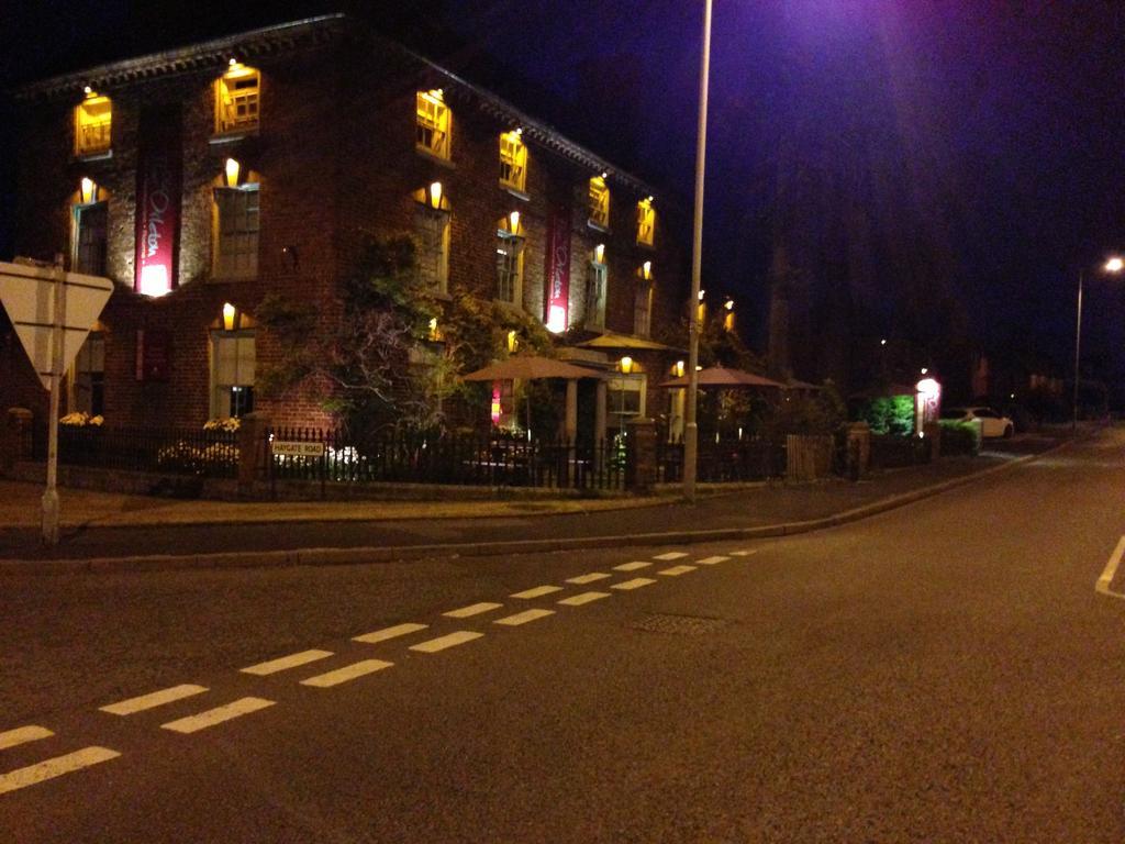 Old Orleton Inn Wellington  Exterior foto